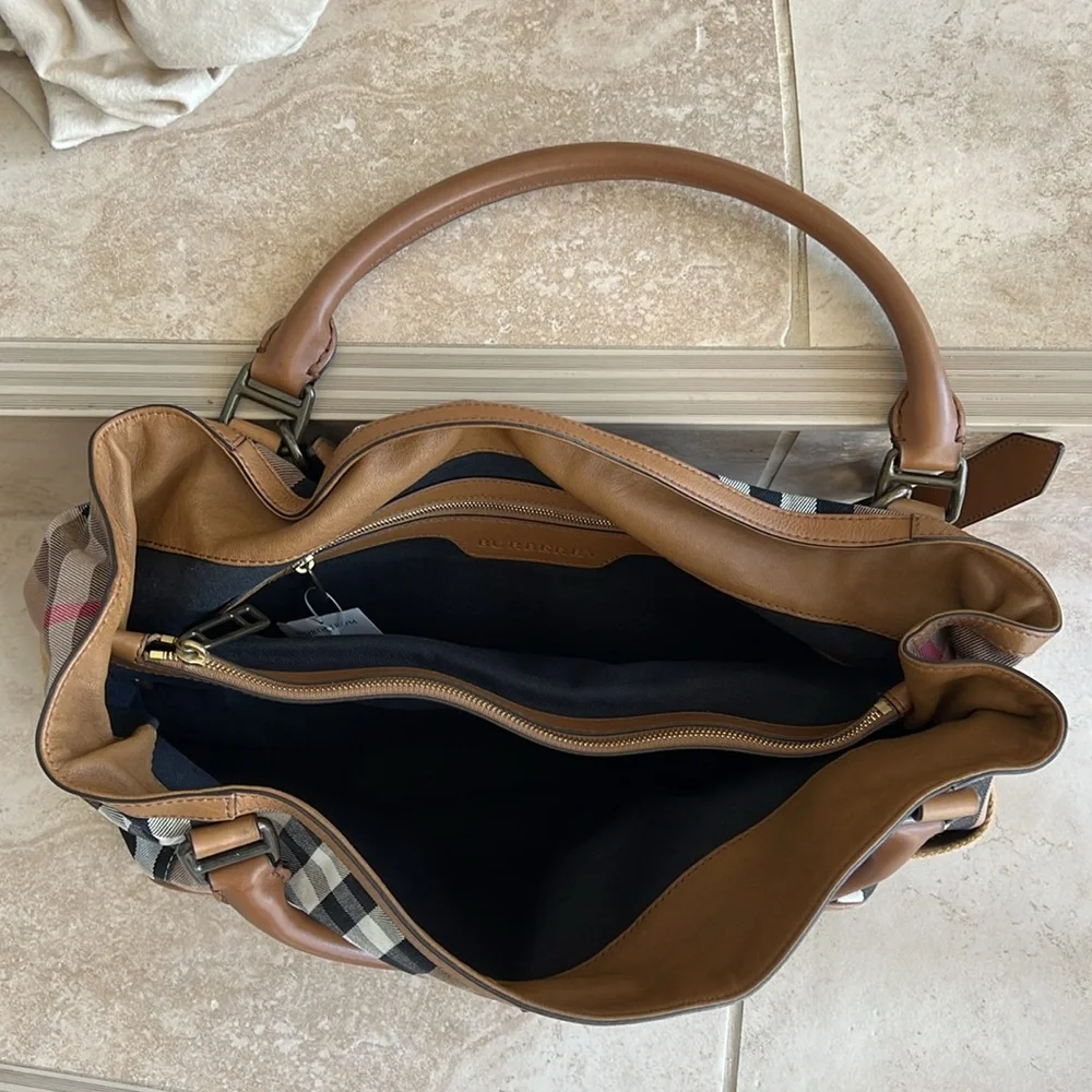 Burberry Brecon House Check Tote Bag - Picture 5 of 16